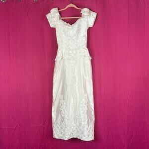 Vintage rosebuds and embroidery basque waist sheath style wedding dress small xs